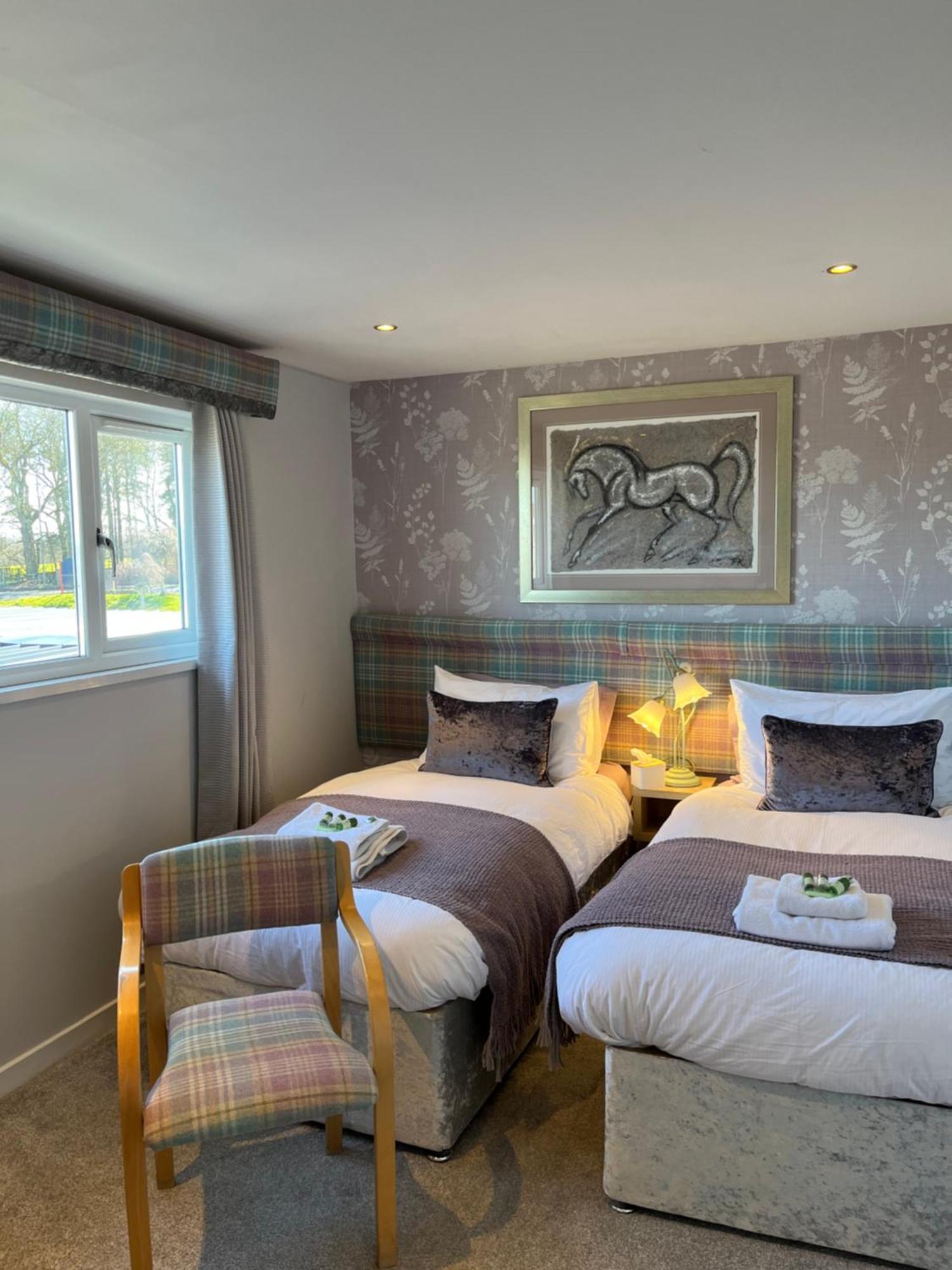 לנרק Scottish Equi B&B מראה חיצוני תמונה