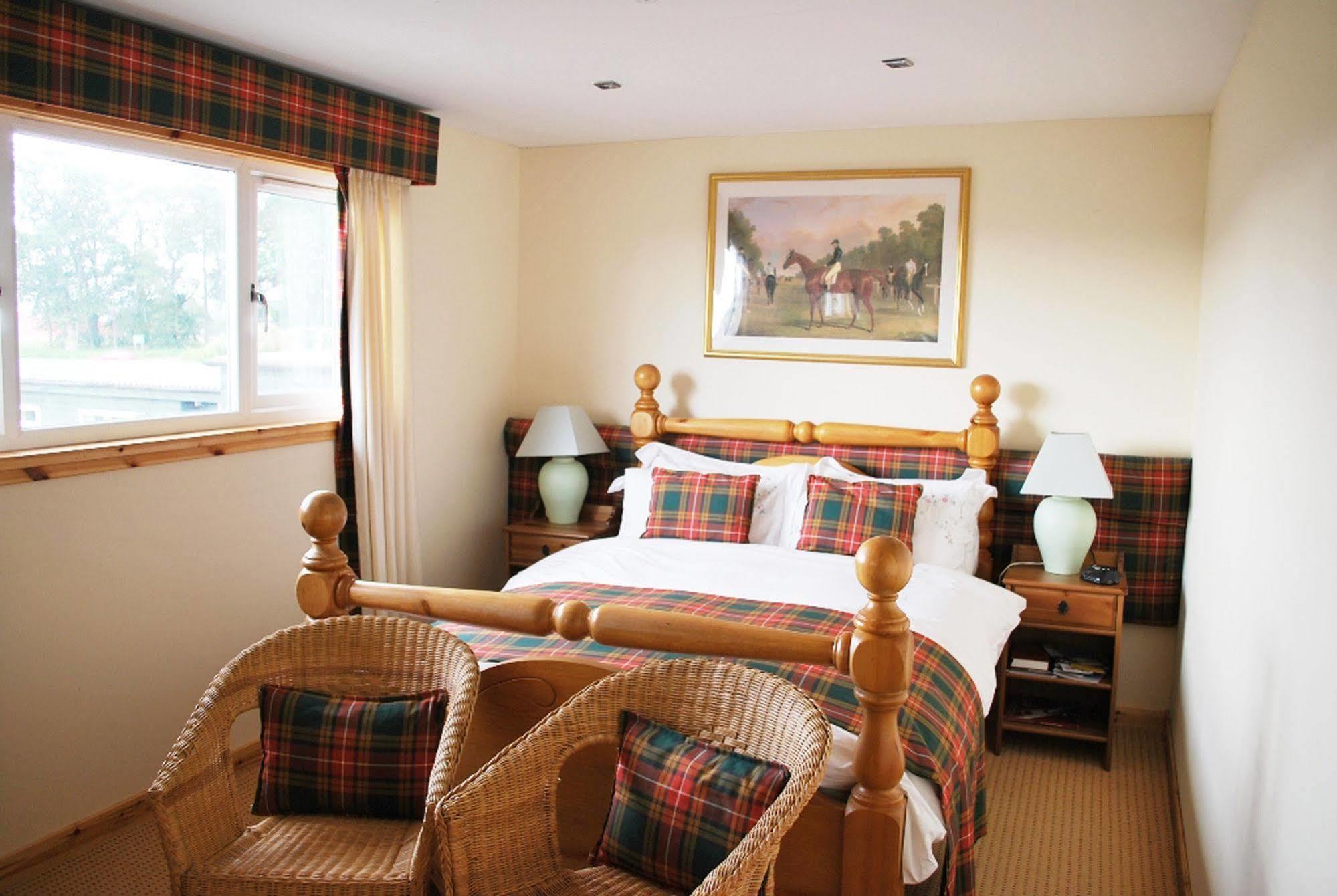 לנרק Scottish Equi B&B מראה חיצוני תמונה
